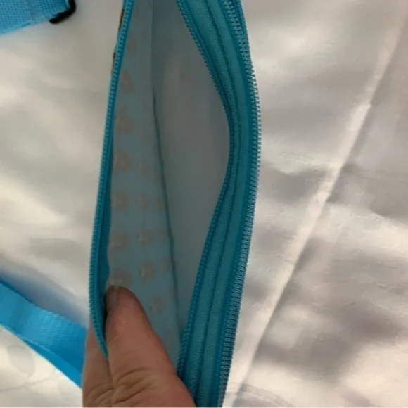 Yogi Bear Jellystone Park bum bag fanny pack, adjustable straps, - Picture 8 of 9